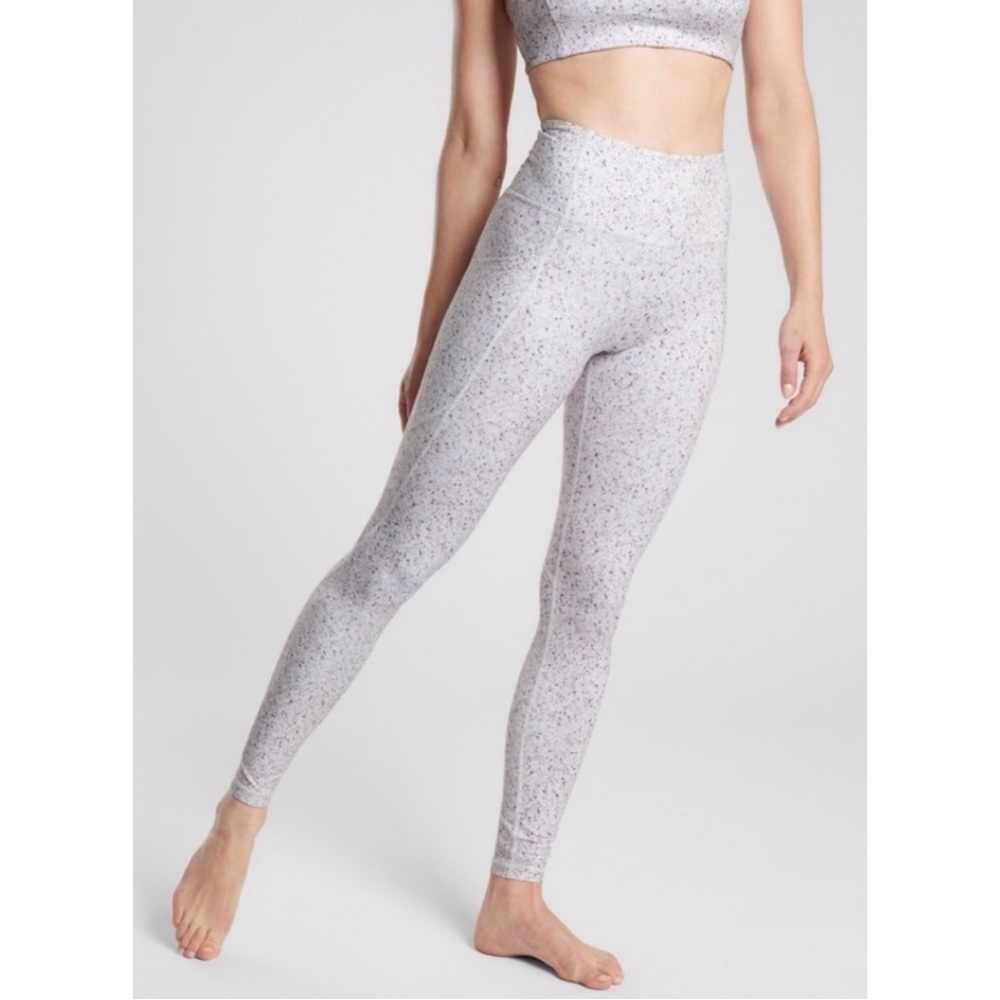 Athleta Salutation Stash Pocket Pebble Beach Tight in Powervita Size XL